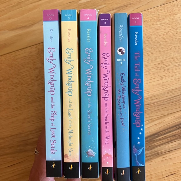 Emily Windsnap books 1-6, GUC - Picture 5 of 5